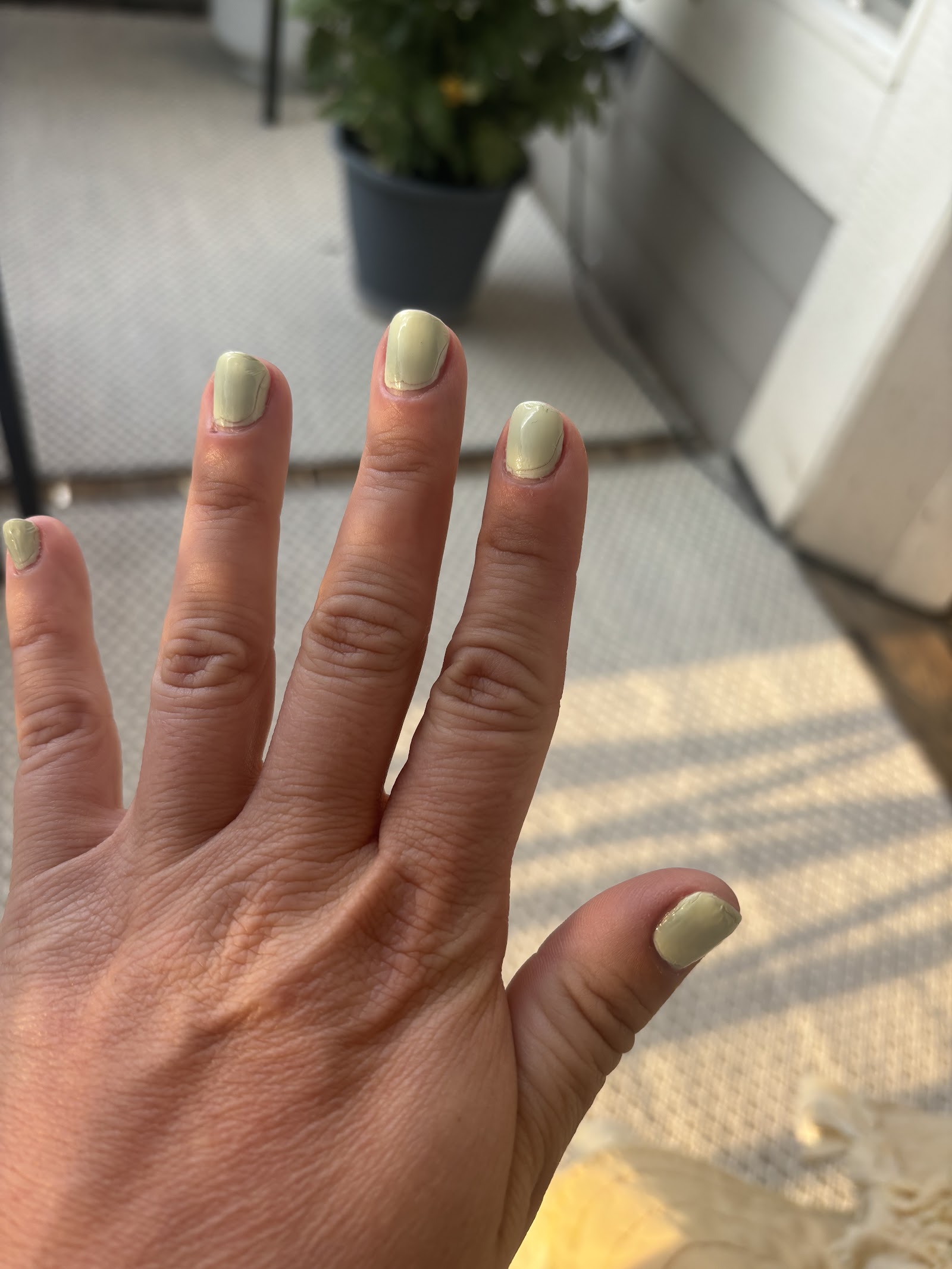 SPARKS NAILS & SPA logo