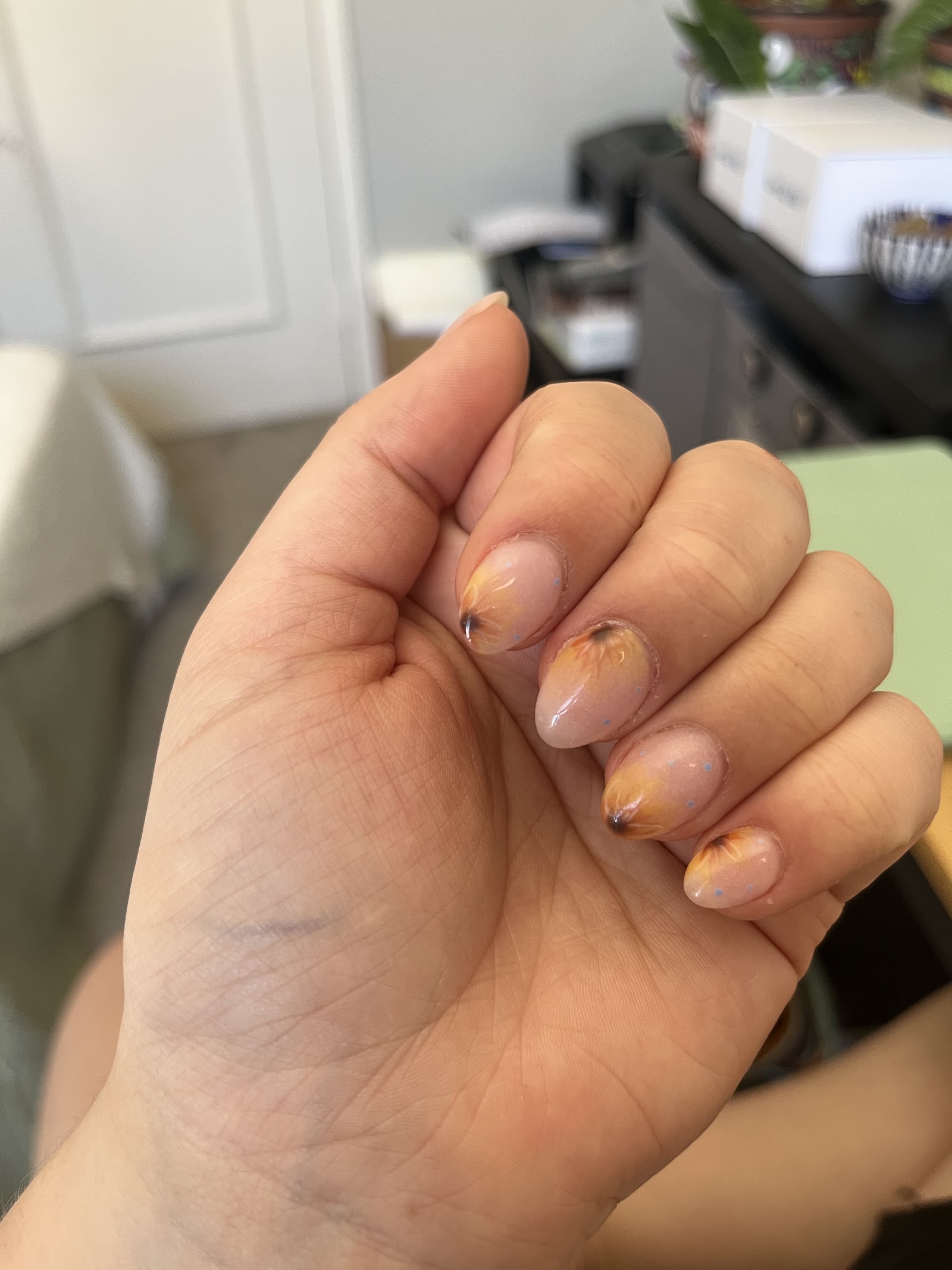 SPARKS NAILS & SPA nail photo 2